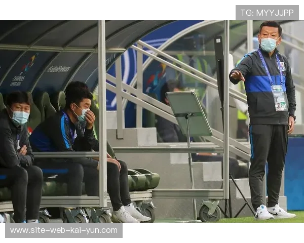 金顺凯成长代价：申花年轻后卫亚冠送点 鲁莽犯规教训深刻